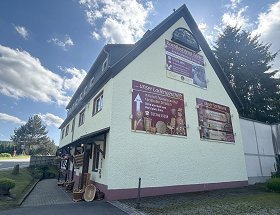 Firmengebäude mit unserer Werkstatt - ein Haus mit Geschichte